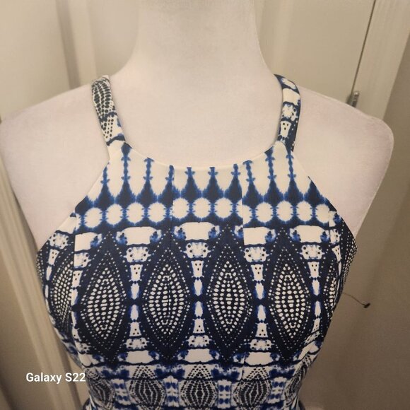 Vince Camuto Print Dress. NWT. Size 6 - Picture 2 of 15